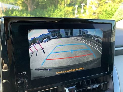 Used 2025 Toyota Corolla LE FWD image 22