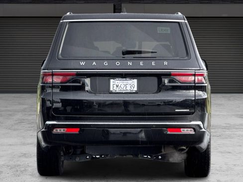 Used 2024 Jeep Wagoneer L Series II w/ Flexible Seating Group RWD image 5