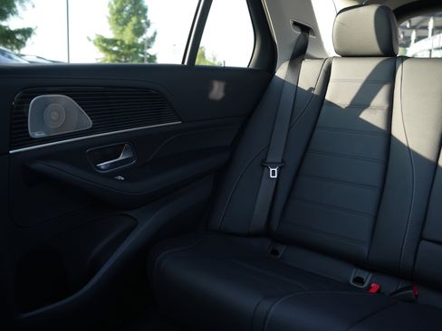 New 2026 Mercedes-Benz GLE 580 4MATIC image 37