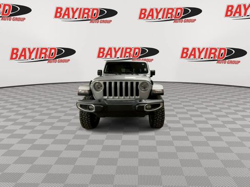 Used 2022 Jeep Gladiator Overland w/ Cold Weather Group AWD/4WD image 3