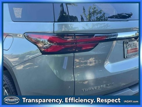 Used 2023 Chevrolet Traverse LT AWD/4WD image 11