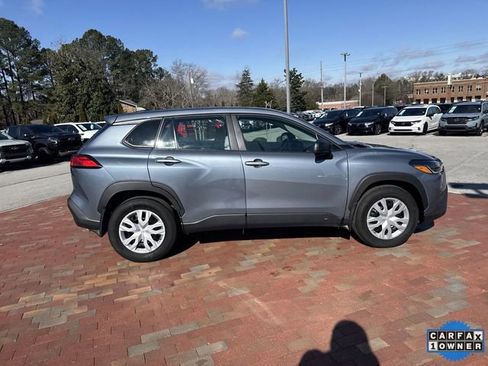 Used 2022 Toyota Corolla Cross L image 37