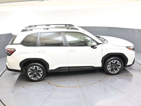 Certified 2025 Subaru Forester Premium AWD/4WD image 42