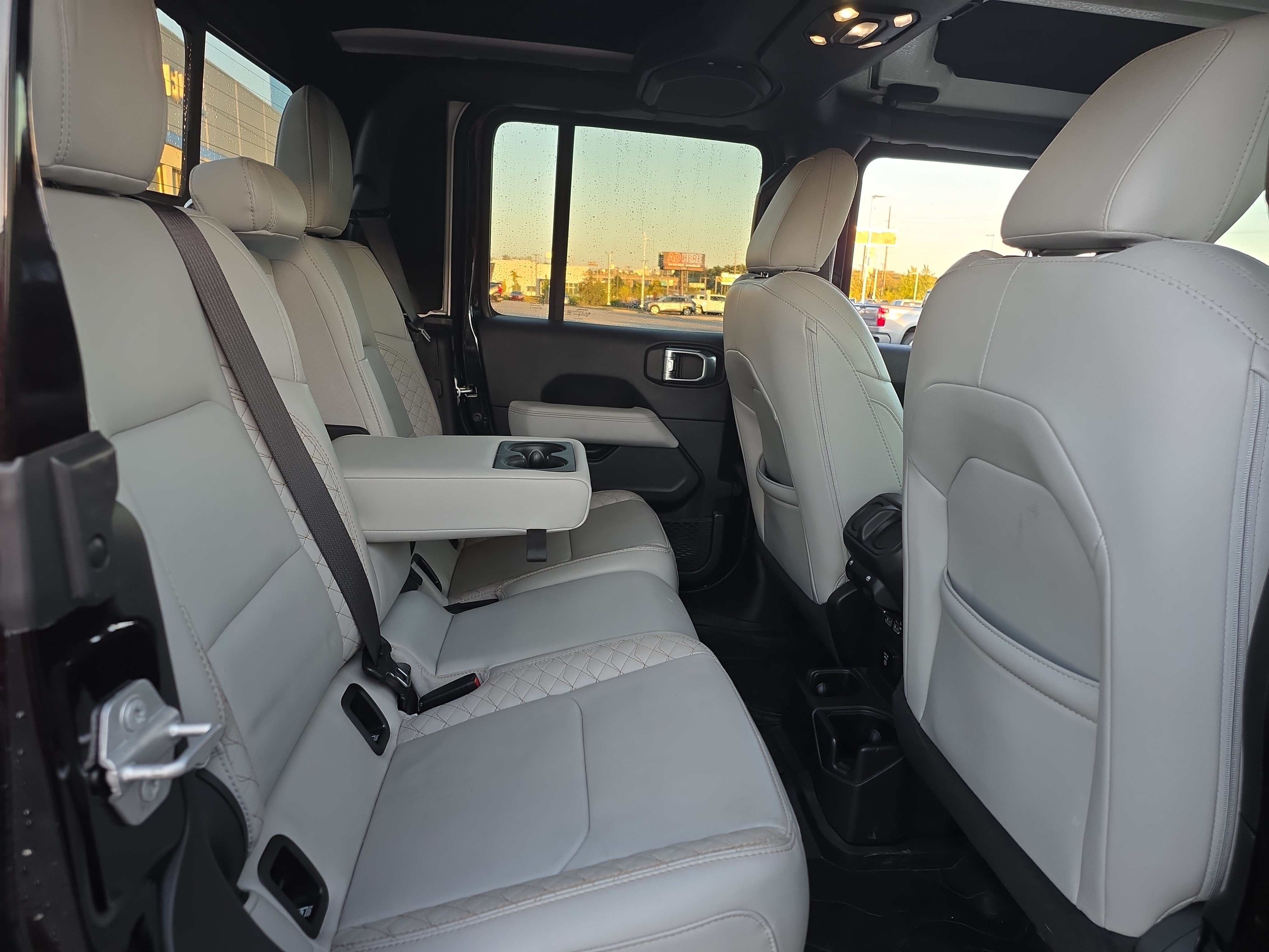 Used 2021 Jeep Gladiator Overland AWD/4WD image 10