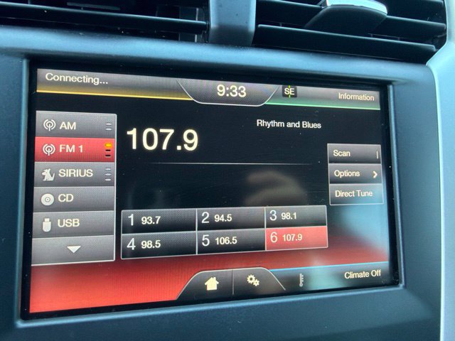 Used 2015 Ford Fusion SE FWD image 11