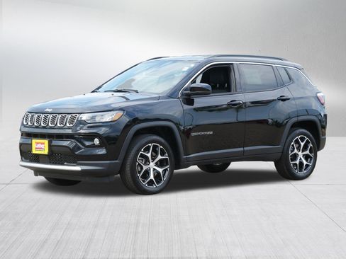 Used 2024 Jeep Compass Limited AWD/4WD image 3