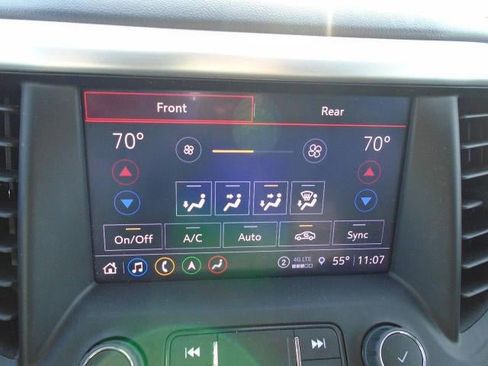 Used 2023 GMC Acadia SLT w/ Elevation Edition image 12