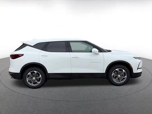 Used 2025 Chevrolet Blazer LT FWD image 16