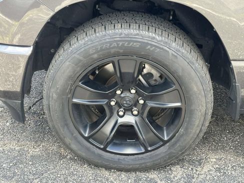 Used 2020 RAM 1500 Big Horn AWD/4WD image 9