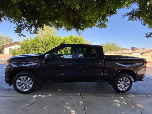 Used 2023 Chevrolet Silverado 1500 Custom RWD image 9