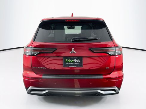 Used 2025 Mitsubishi Outlander SE FWD image 7