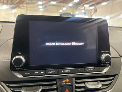 Used 2024 Nissan Altima 2.5 SR FWD image 33