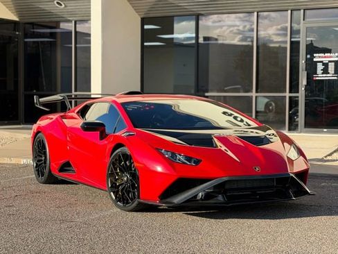 Used 2022 Lamborghini Huracan STO image 9