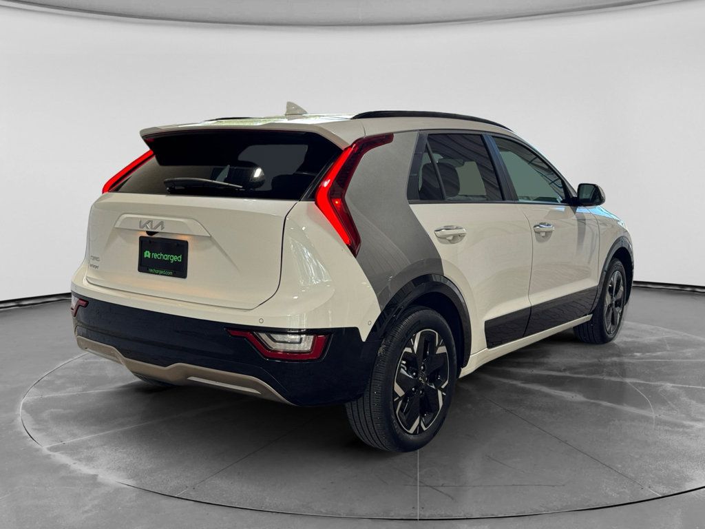 Used 2023 Kia Niro Wave FWD image 3