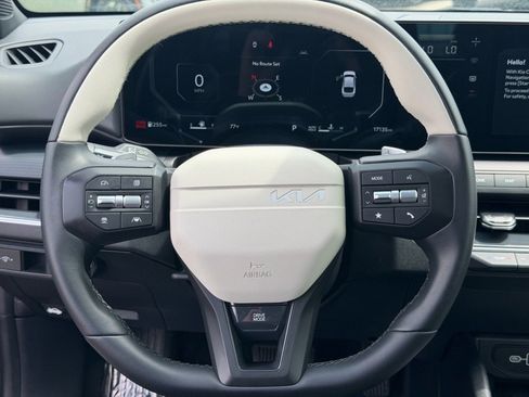Used 2025 Kia K4 GT-Line w/ GT-Line Sunroof Package FWD image 11