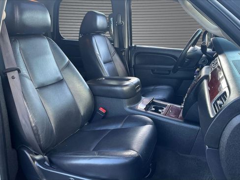 Used 2012 Chevrolet Tahoe LTZ AWD/4WD image 28
