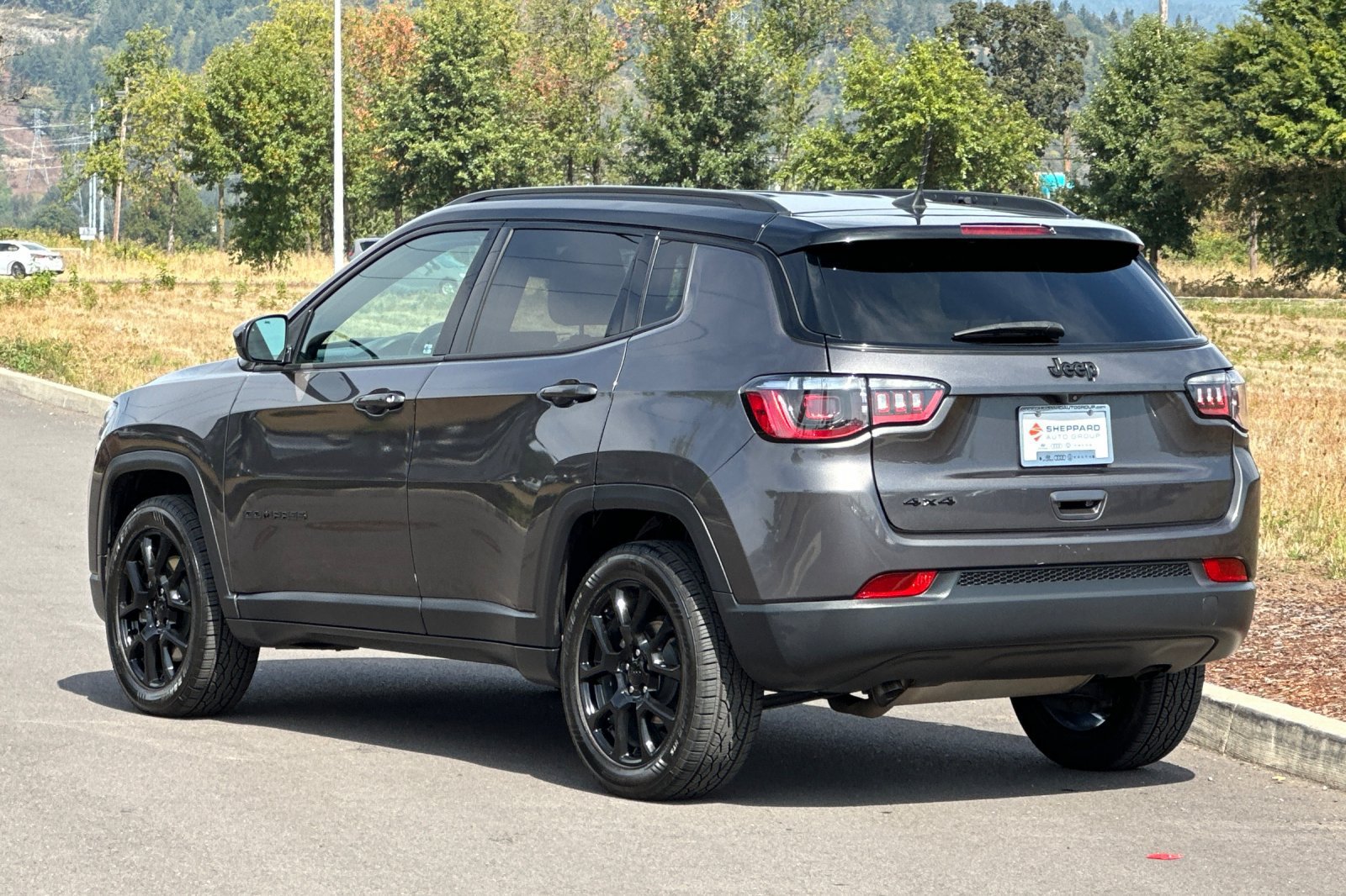 Used 2023 Jeep Compass Latitude w/ Convenience Group AWD/4WD image 5