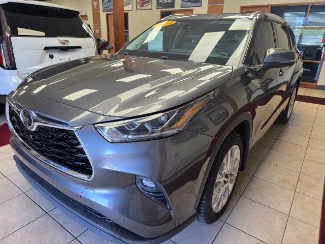 Used 2022 Toyota Highlander Limited AWD/4WD image 1