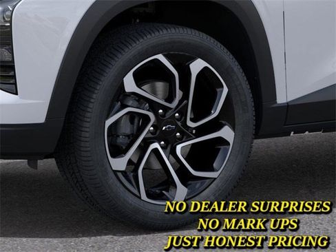 New 2026 Chevrolet Trax RS w/ Driver Confidence Package image 9
