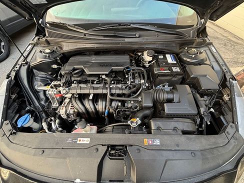 Used 2021 Hyundai Elantra SEL image 37