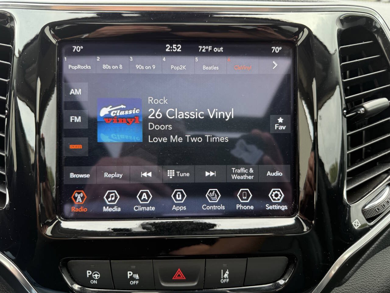 Used 2021 Jeep Cherokee Limited AWD/4WD image 18