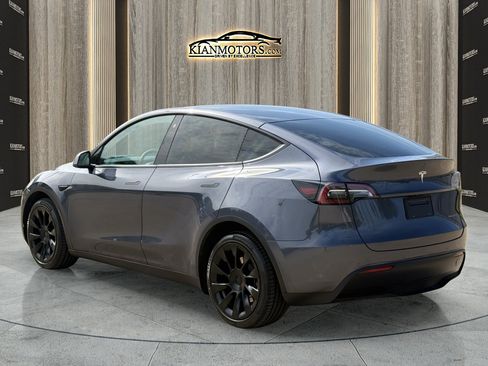 Used 2022 Tesla Model Y Long Range AWD/4WD image 8