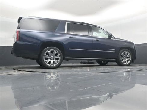 Used 2018 GMC Yukon XL Denali image 41