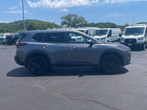 Used 2023 Nissan Rogue SV AWD/4WD image 6