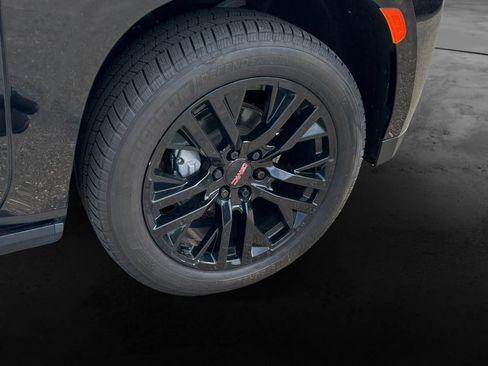 Used 2022 GMC Yukon XL Denali AWD/4WD image 13