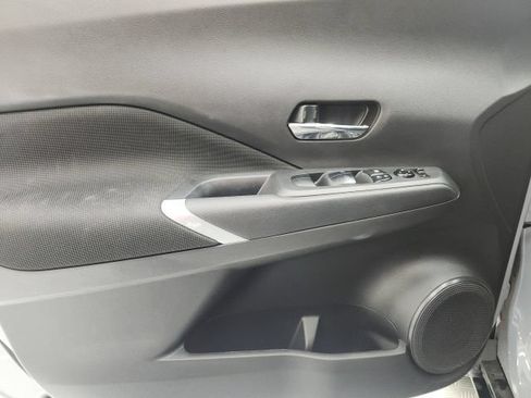 Used 2024 Nissan Kicks SV FWD image 11