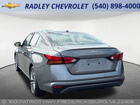 Used 2025 Nissan Altima 2.5 SV FWD image 17