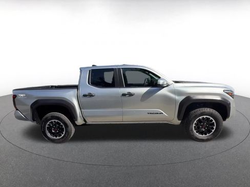Used 2025 Toyota Tacoma TRD Off-Road AWD/4WD image 16