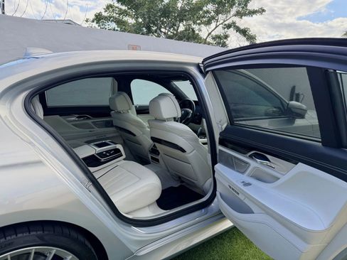 Used 2018 BMW ALPINA B7 xDrive ALPINA B7 xDrive Sedan 4D image 3