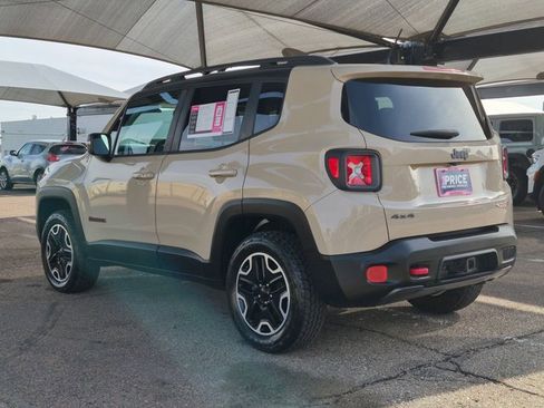 Used 2016 Jeep Renegade Trailhawk w/ Premium Trailhawk Package AWD/4WD image 4