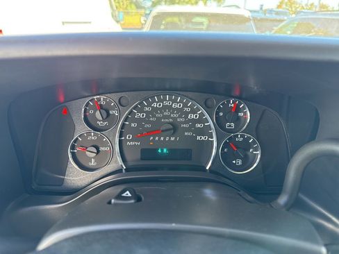 New 2025 Chevrolet Express 3500 Extended w/ Driver Convenience Package image 18