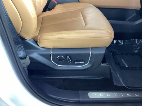Used 2023 Ford Expedition Max Platinum AWD/4WD image 9