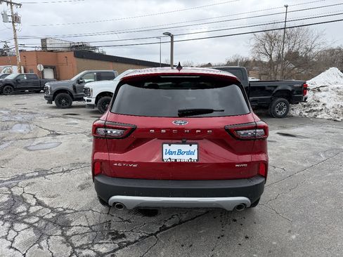 Used 2025 Ford Escape Active w/ Cold Weather Package AWD/4WD image 4