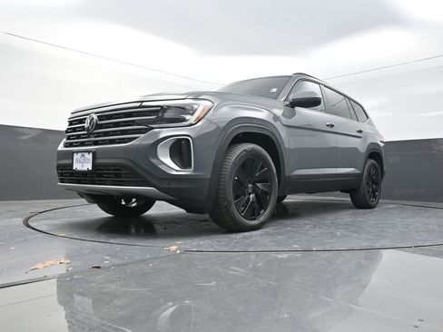 New 2026 Volkswagen Atlas SE image 23