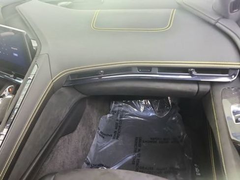 Used 2024 Chevrolet Corvette Stingray Premium Conv w/ Z51 Performance Package image 34