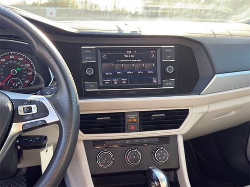 Used 2019 Volkswagen Jetta S image 14
