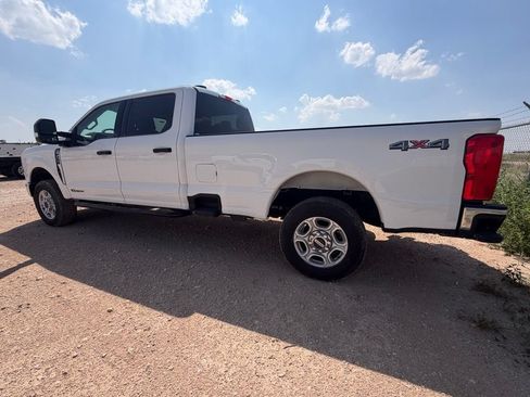 Used 2025 Ford F250 XLT AWD/4WD image 3