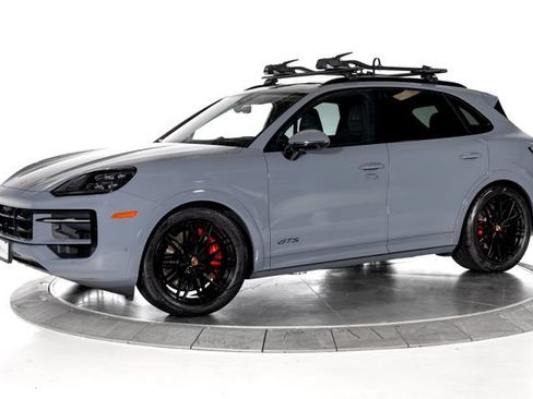 Used 2025 Porsche Cayenne GTS AWD/4WD image 1