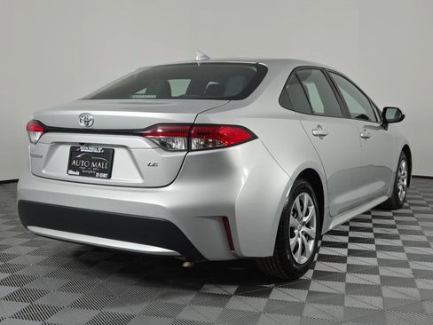 Used 2021 Toyota Corolla LE FWD image 7