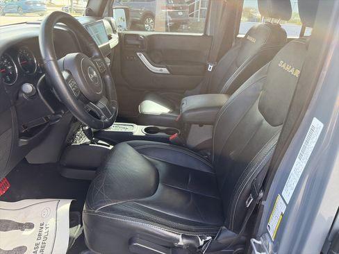 Used 2014 Jeep Wrangler Unlimited Sahara w/ Max Tow Package AWD/4WD image 12