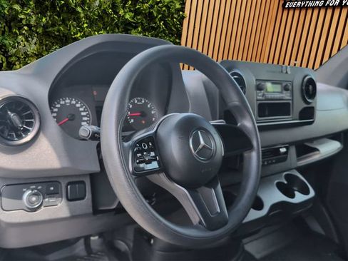 Used 2019 Mercedes-Benz Sprinter 2500 image 20