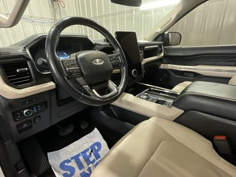 Used 2022 Ford Expedition Max Platinum image 9