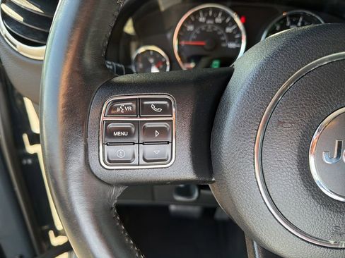 Used 2016 Jeep Wrangler Unlimited Rubicon w/ Connectivity Group image 43