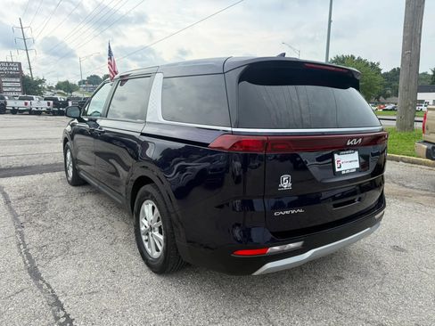 Used 2024 Kia Carnival LX FWD image 7