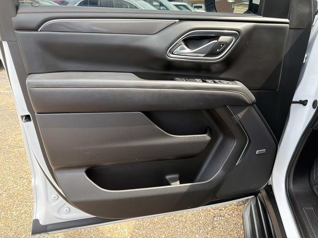 Used 2024 GMC Yukon AT4 w/ Technology Package AWD/4WD image 25