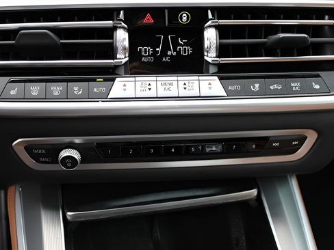 Used 2023 BMW X5 xDrive40i w/ Premium Package AWD/4WD image 17
